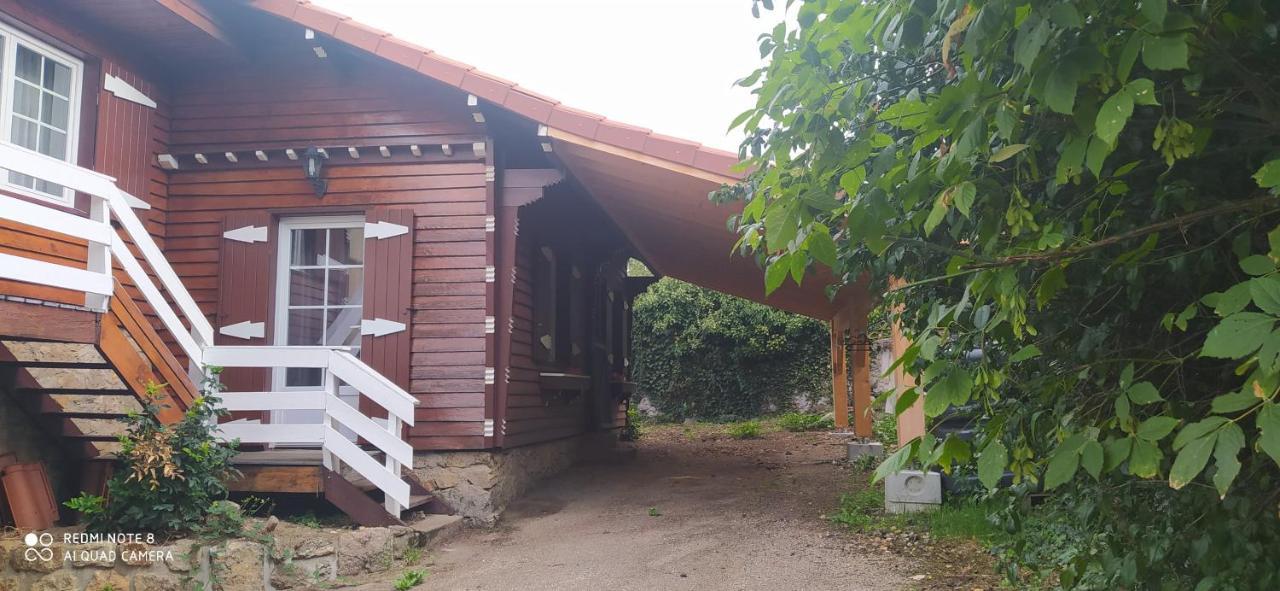 Logement Independant Attenant A Une Maison Dans Grand Jardin Retournac エクステリア 写真